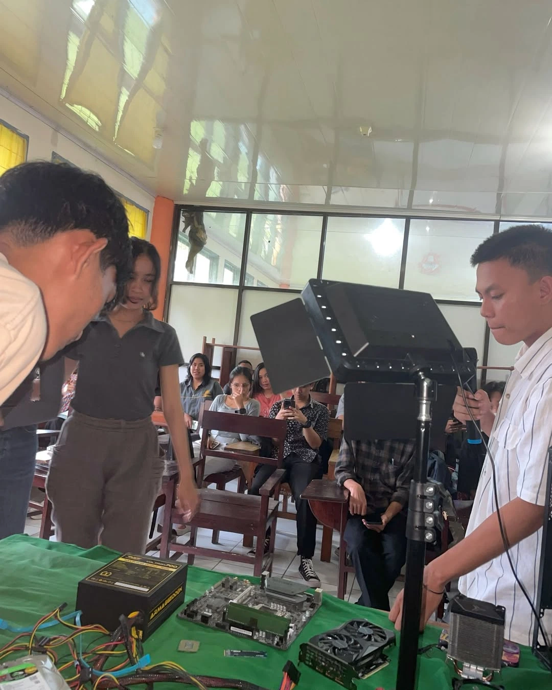 Praktikum Mahasiswa PTIK