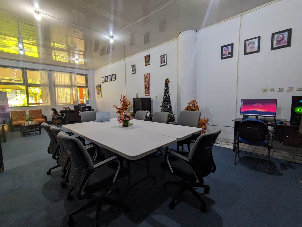 Galeri Ruang Focus Group Discussion (FGD)