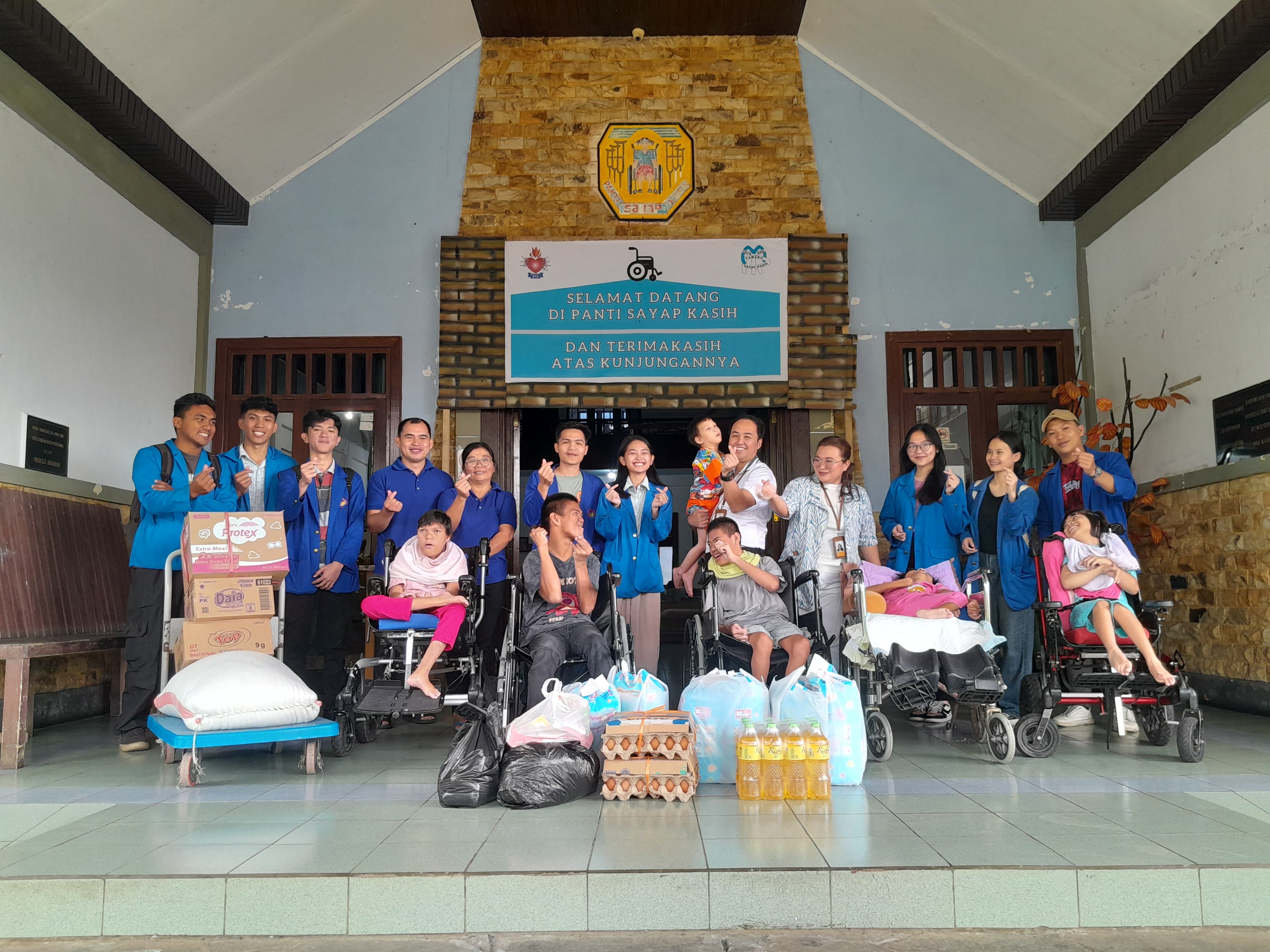 PTIK Fakultas Teknik UNIMA Gelar Bakti Sosial di Panti Asuhan Sayap Kasih