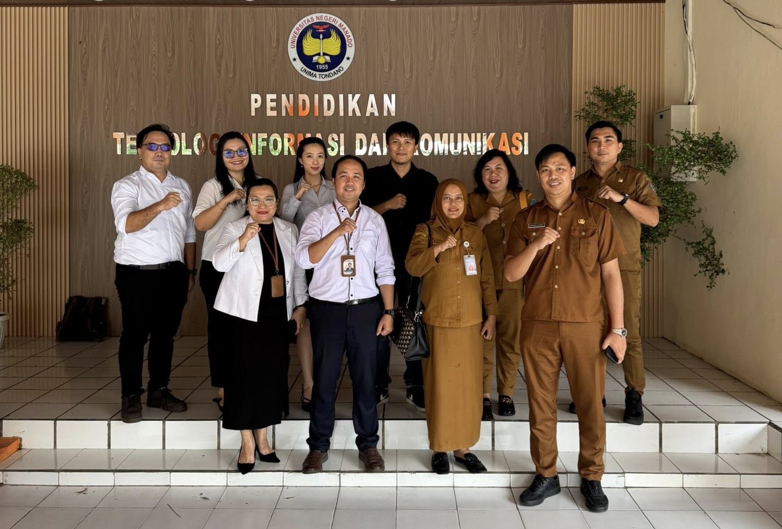 SMK Negeri 1 Langowan Gandeng Dosen Prodi PTIK untuk Asesor UKK dan Workshop Pembuatan Konten Edukatif & Inspiratif